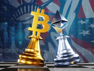 Peças de xadrez estilizadas como Bitcoin e Ethereum em um tabuleiro com a bandeira norte americana ao fundo.