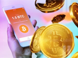 Smartphone mostrando tela com saldo de 1.5 BTC e logo do Bitcoin, cercado por moedas Bitcoin douradas em fundo gradiente roxo e azul.