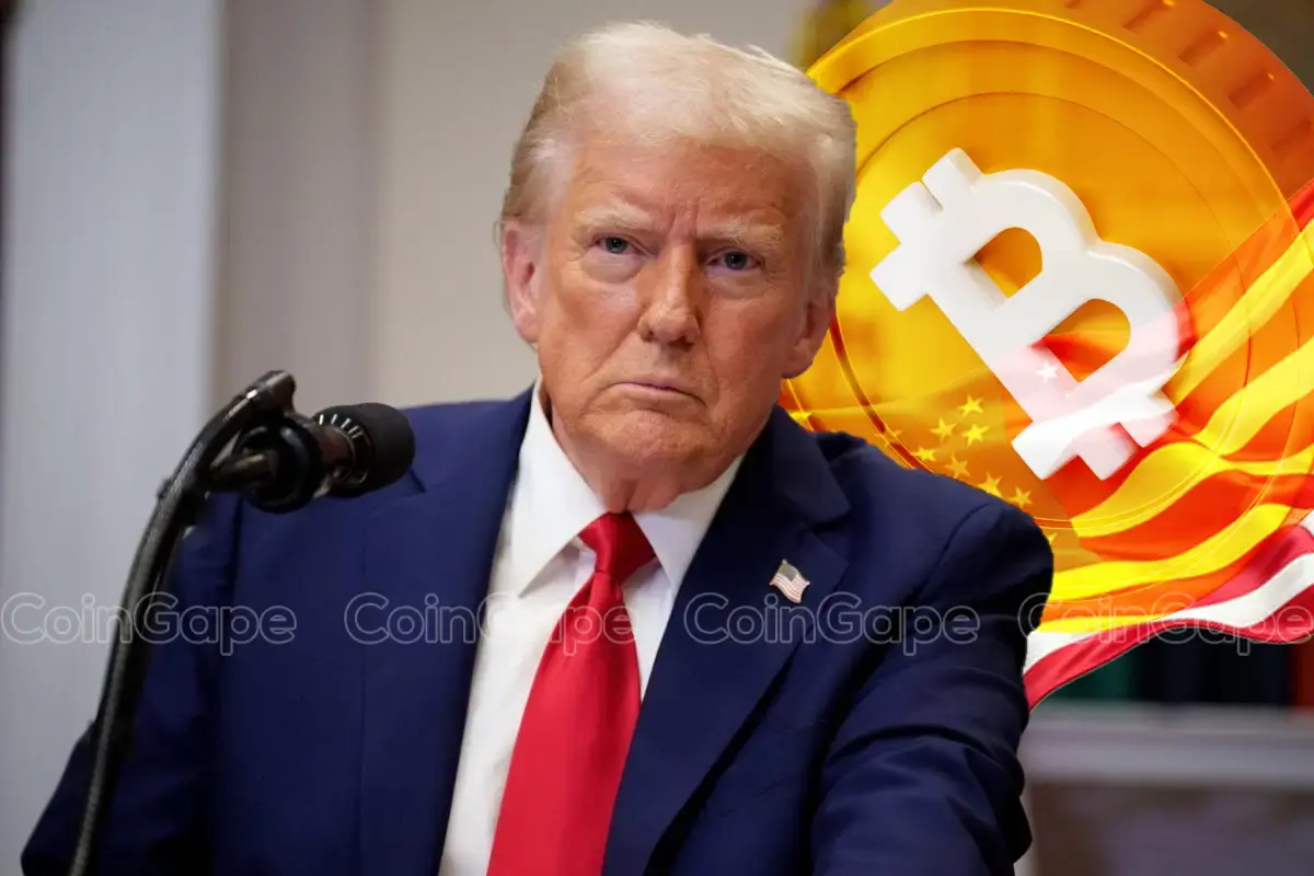 Foto do ex-presidente Trump ao lado do símbolo do Bitcoin em fundo laranja.