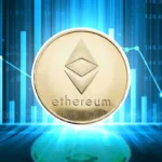 Moeda física de Ethereum dourada sobre fundo azul com gráficos de preço.