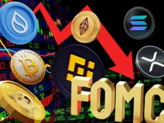Principais criptomoedas em queda com gráfico vermelho descendente e sigla FOMC em destaque sobre fundo de dados de mercado.