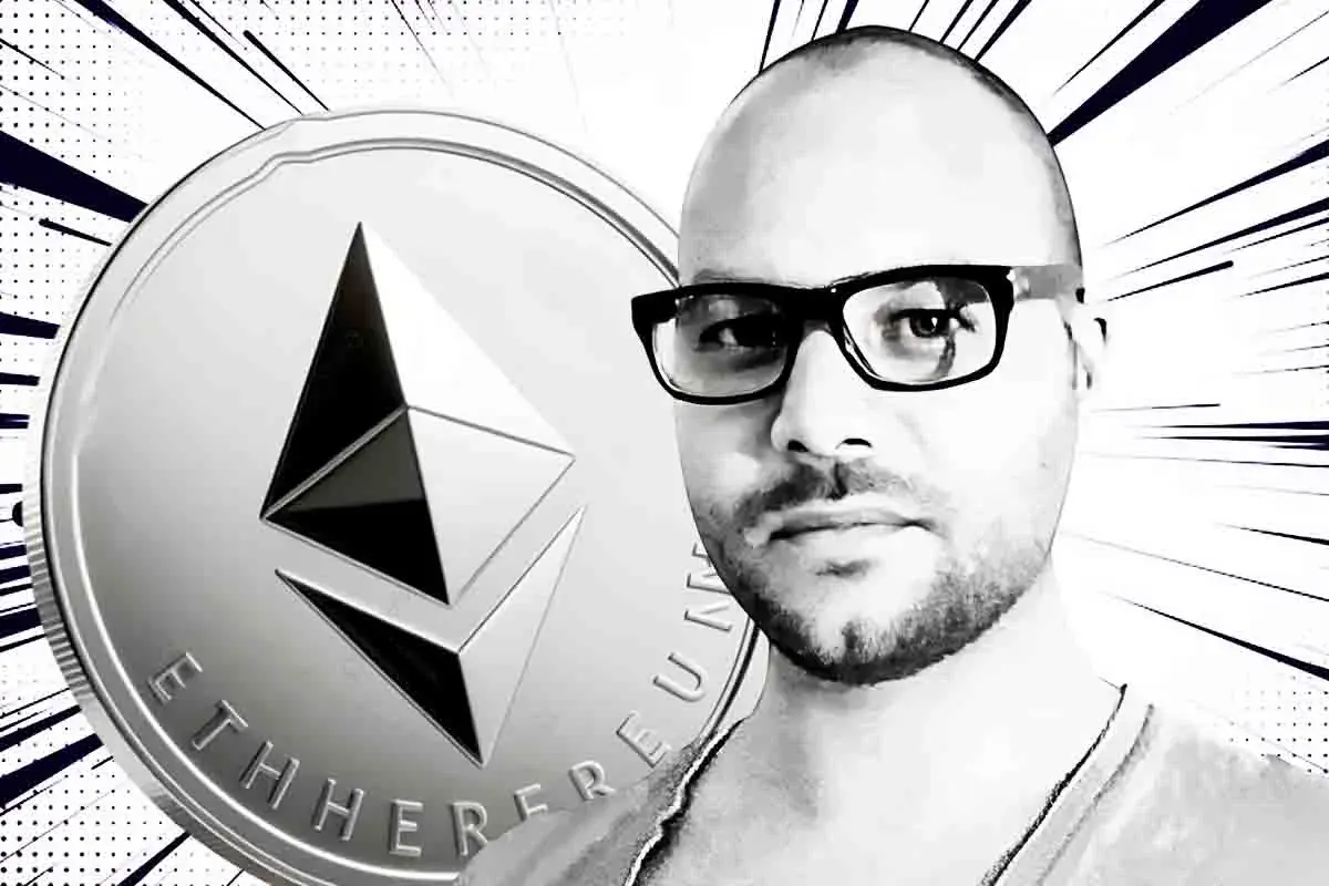 Homem de óculos ao lado do símbolo do Ethereum em uma imagem com efeito visual dinâmico.