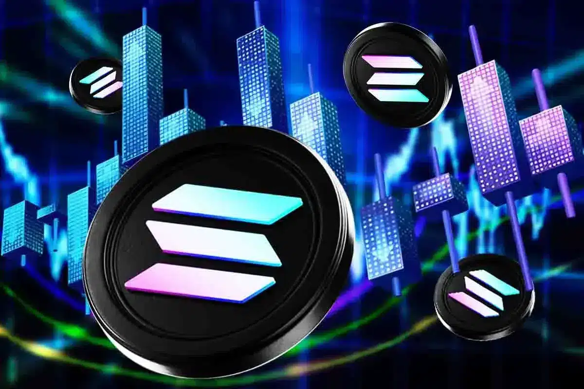 Logos tridimensionais da criptomoeda Solana flutuando em ambiente digital futurista com arranha-céus iluminados e gráficos de trading ao fundo, simbolizando crescimento e inovação tecnológica.
