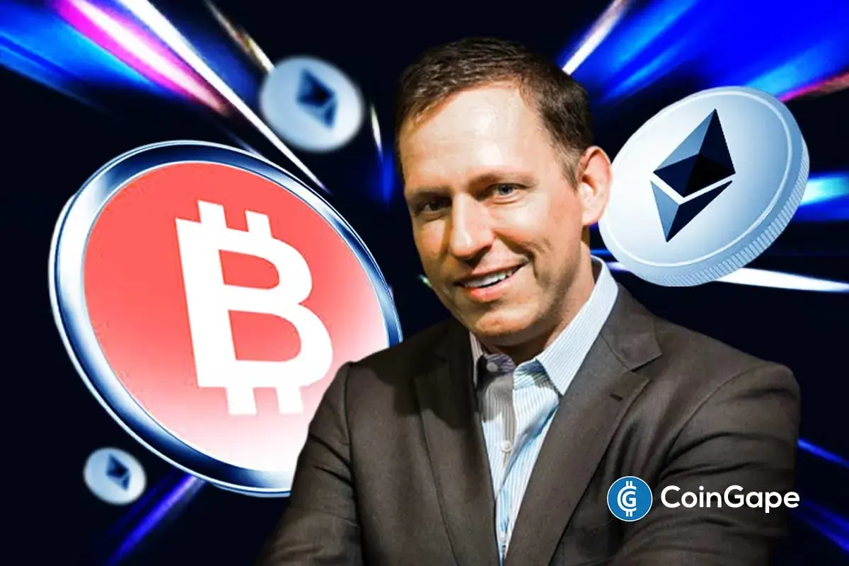Peter Thiel sorrindo em terno escuro com símbolos de Bitcoin e Ethereum ao fundo em ambiente digital futurista.