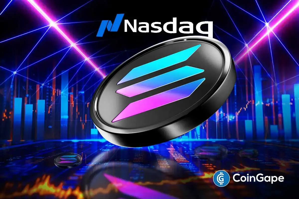 Ilustração mostrando logo da Solana em 3D com marca da Nasdaq e gráficos de mercado, representando aprovação da SOL Strategies.