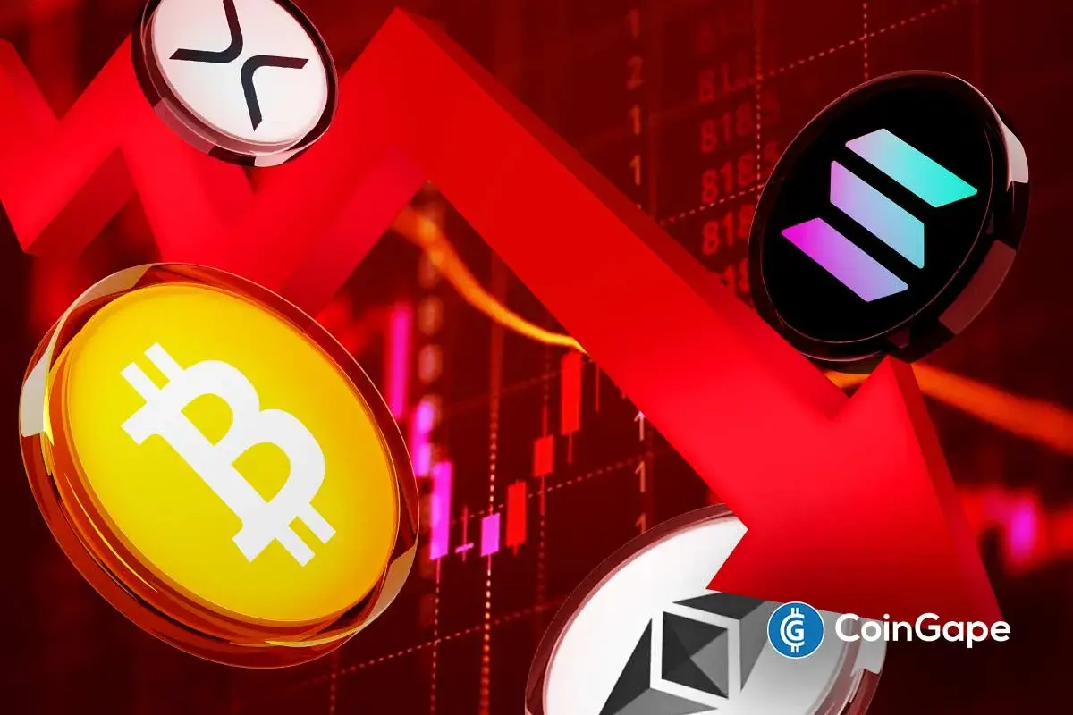 Imagem ilustrativa mostrando moedas de Bitcoin, XRP, Solana e Ethereum sobre fundo vermelho com gráficos de tendência de baixa