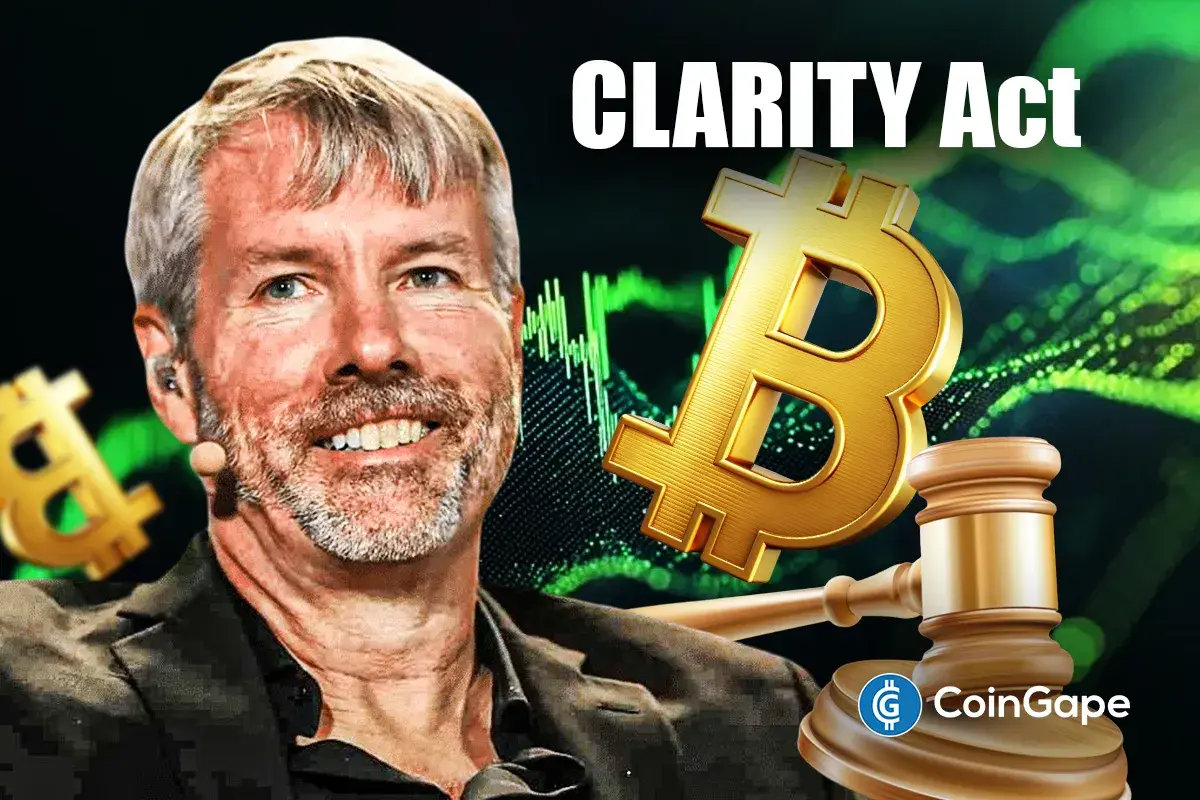 Arte mostrando Michael Saylor, símbolo do Bitcoin e referência à Lei CLARITY com martelo de juiz