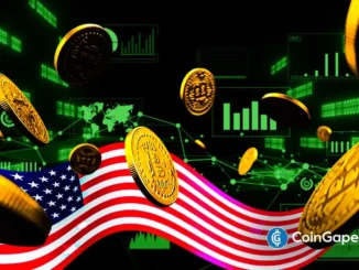 Moedas de Bitcoin douradas flutuando sobre bandeira americana com gráficos financeiros em tons verdes ao fundo.