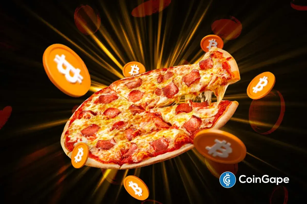 Imagem ilustrativa mostrando uma pizza cercada por moedas de Bitcoin em um fundo com feixes de luz dourada, representando o Dia da Pizza do Bitcoin.