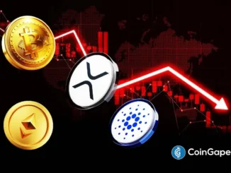 Moedas de Bitcoin, Ethereum, XRP e Cardano sobre fundo vermelho com gráfico em queda.