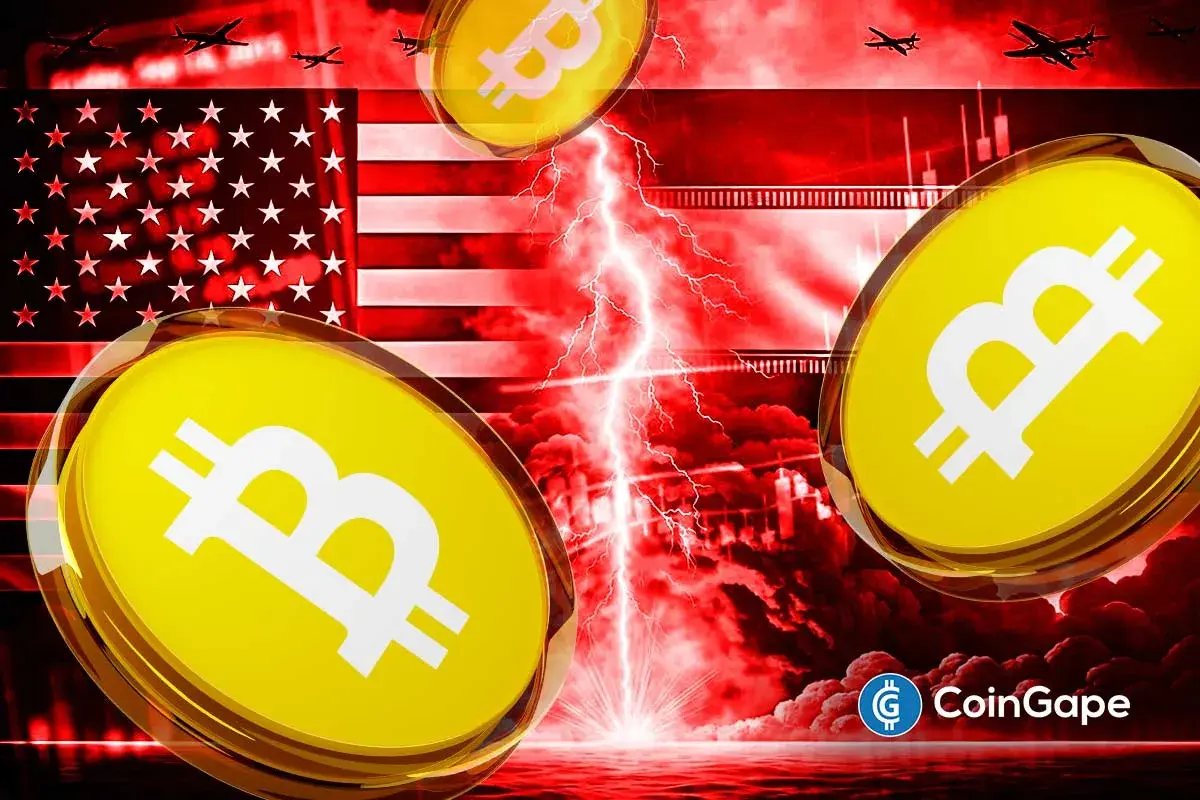 Moedas de Bitcoin sobre fundo vermelho com a bandeira dos EUA e aviões militares ao fundo.