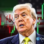 Donald Trump ao lado de dois símbolos de dólar dourados e um gráfico de candles com bandeiras dos EUA e do Irã.