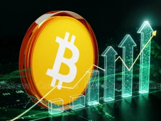 Moeda de Bitcoin dourada com setas de crescimento em fundo verde escuro.